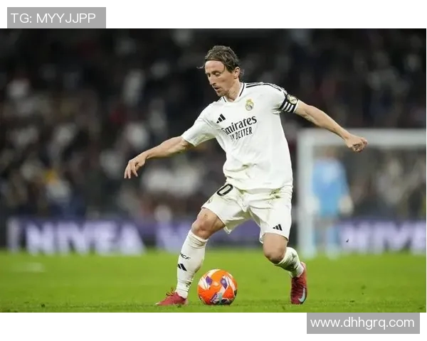 皇马7号足球明星的传奇故事与辉煌成就揭秘 皇马7号足球明星的传奇故事与辉煌成就揭秘